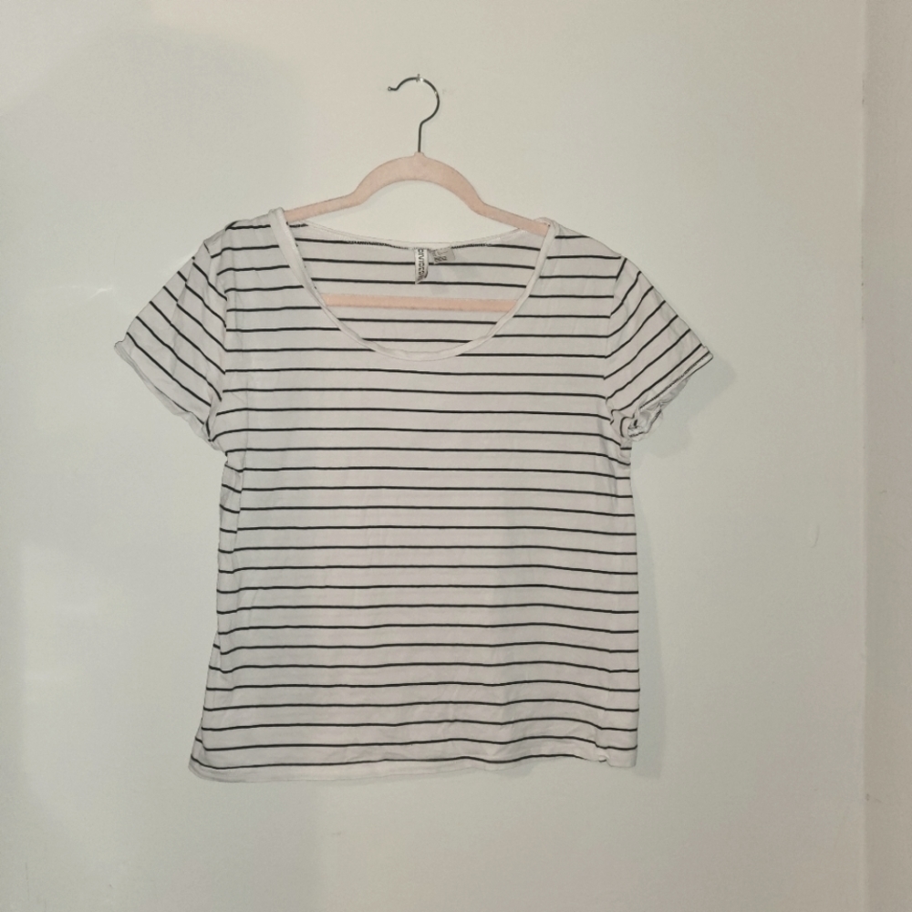 H&M Divided Crew Neck Black and White Stripe T-shirt
